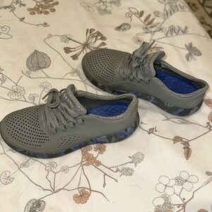 Crocs Literide sneakers - light gray with purple camo sole - worn once - size w7